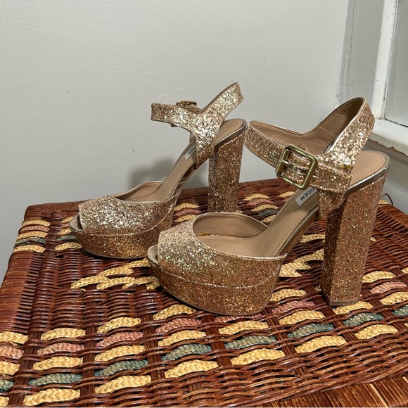 Steve Madden Jillyy Gold Glitter Platform Heels 8.5 - Picture 2 of 10